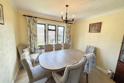 Dining room.jpg