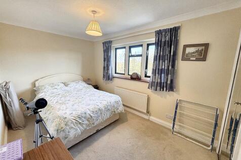 Bedroom 2.jpg