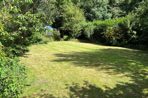 Rear garden 3.jpg