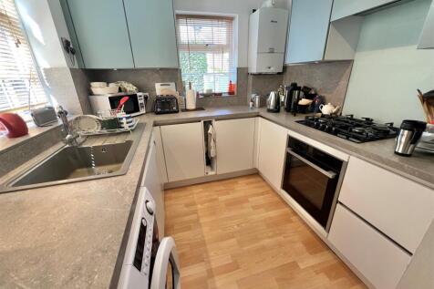Kitchen 1.jpg