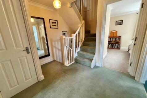 Hallway 2.jpg