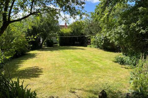 Rear garden 5.jpg