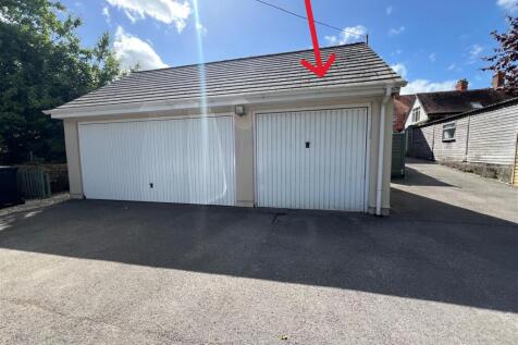 Garage pic 1.jpg