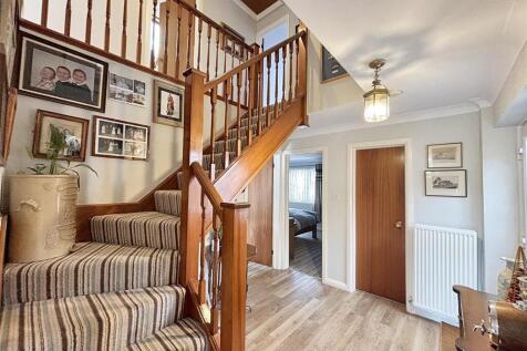 Entrance hall.jpg