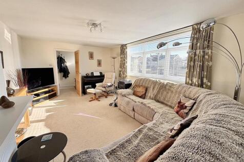 Living room 2.jpg