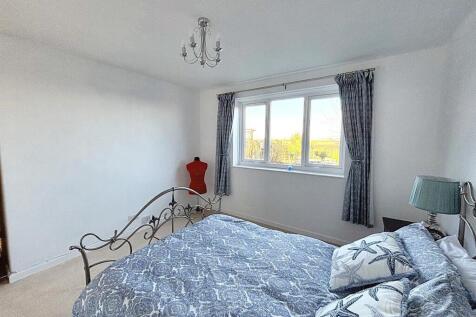 Bedroom 2 2.jpg