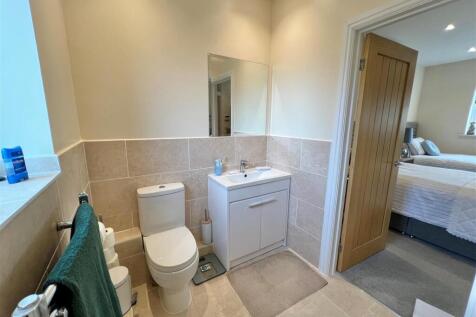 Ensuite b.jpg