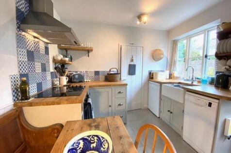 Kitchen B.jpg