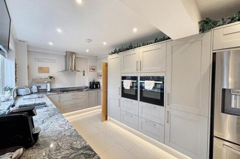 Kitchen 4.jpg