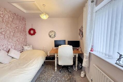 Bedroom 4.jpg