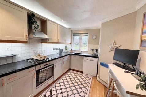 Kitchen c.jpg