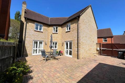 REAR OF HOUSE 1.jpg