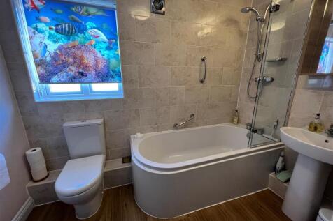 BATHROOM 1.jpg