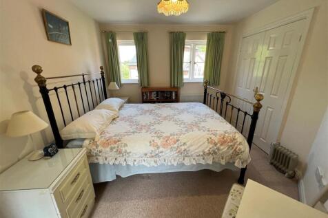 BEDROOM 4.jpg