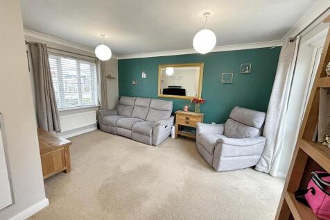 Living room 2.jpg