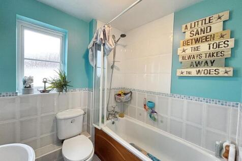 Bathroom.jpg