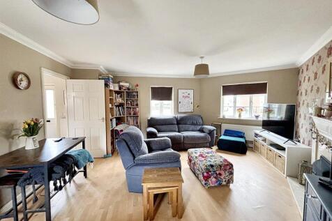 Living room 3.jpg