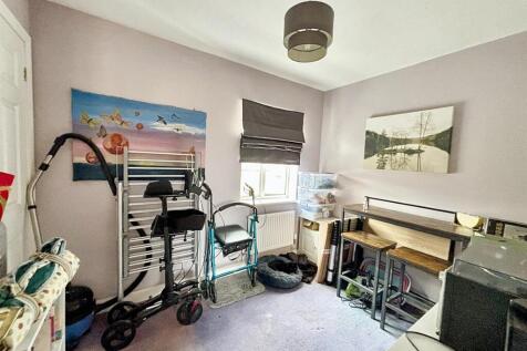 Bedroom 2.jpg