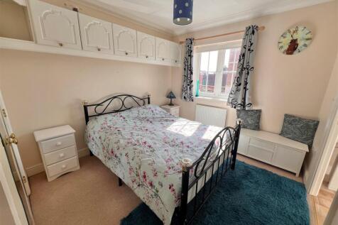 Main bedroom 1.jpg