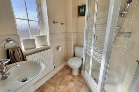 En-suite 1.jpg