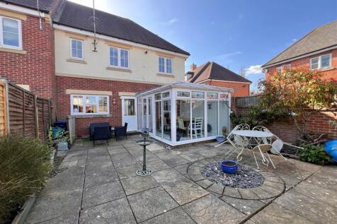 Rear garden 1.jpg