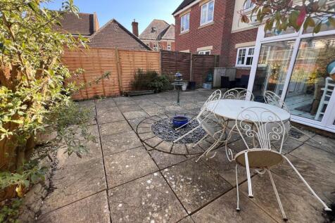 Rear garden 2.jpg