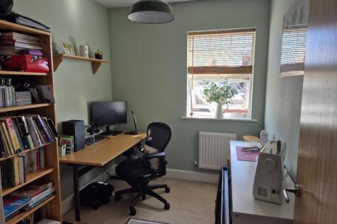 Bedroom 4.jpg