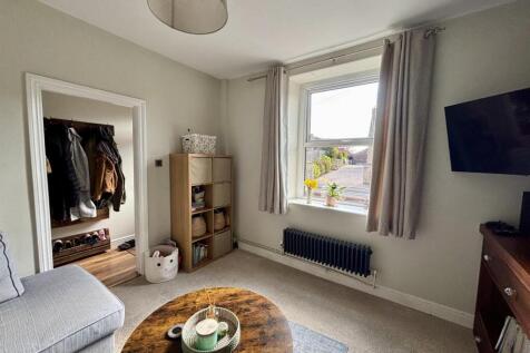 Living room 2.jpg