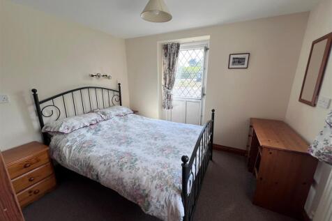 Bedroom 2.jpg