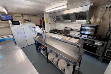 Bar Kitchen b.jpg