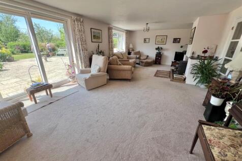 Sitting room 3.jpg