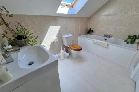 Bathroom.jpg