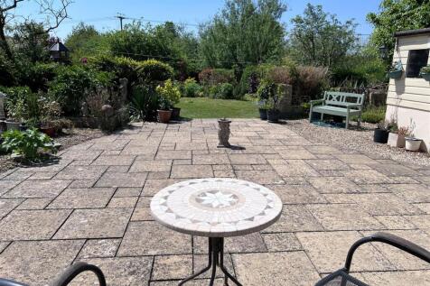 Rear garden 2.jpg