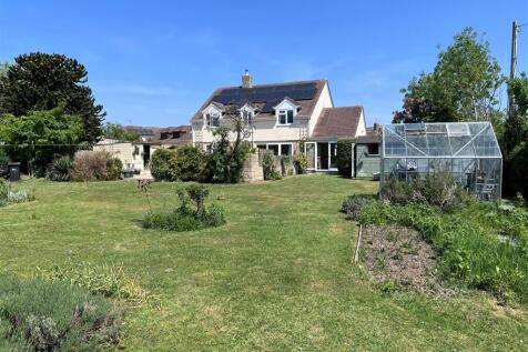 Rear garden 7.jpg