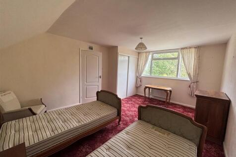 Bedroom 2.jpg