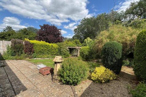 Rear garden 3.jpg
