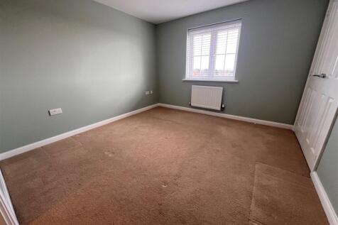 Bedroom d.jpg