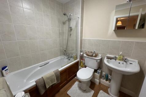 Bathroom.jpg