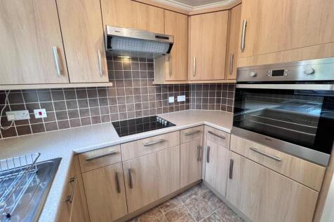 Kitchen 2.jpg