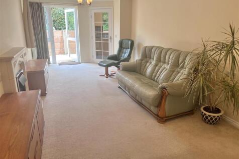 Lounge 2.jpg