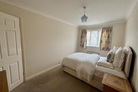 Bedroom 2 2.jpg