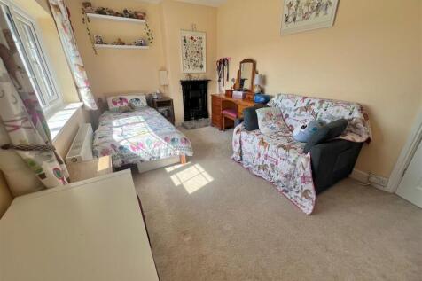 Bedroom 2.jpg