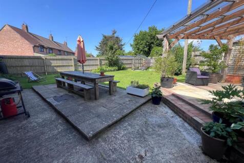 Patio area 2.jpg