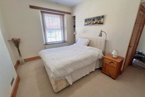 Bedroom 2.jpg
