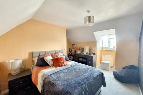 Bedroom 3 2.jpg