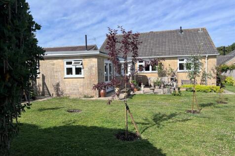 Rear garden b.jpg