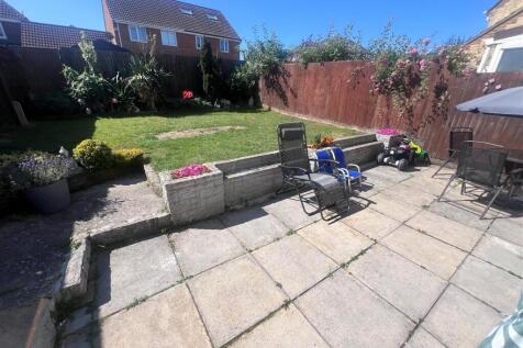 Rear garden 4.jpg