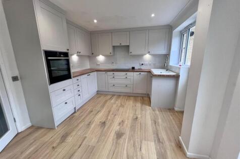 kitchen 1.jpg
