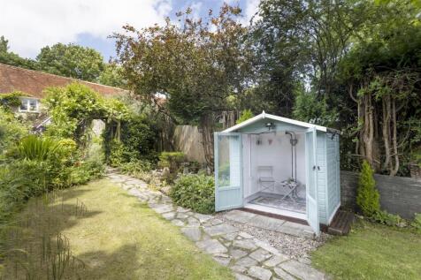 Summer house 1.jpg