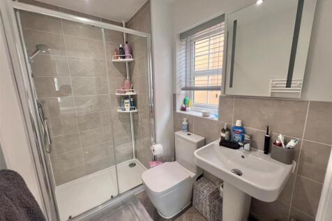 En-suite 1.jpg